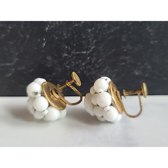 Western Germany White Floral Screwback Earrings Vintage - Picture 7 of 10